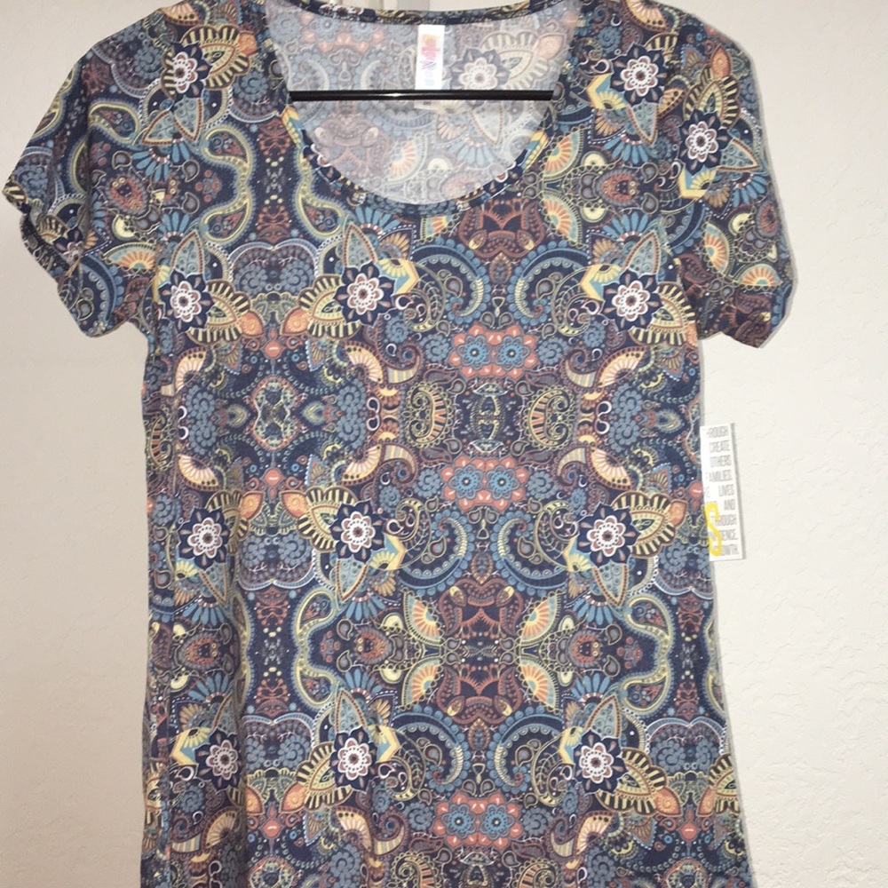 NWT LuLaRoe Classic Tee XXS